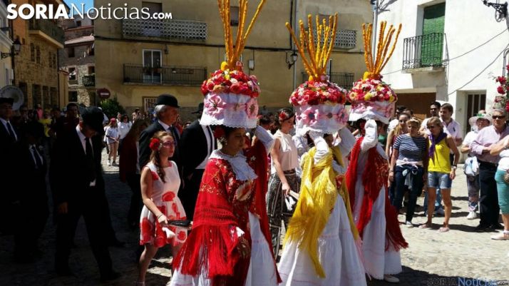 Móndidas en unas fiestas de San Pedro Manrique. /SN
