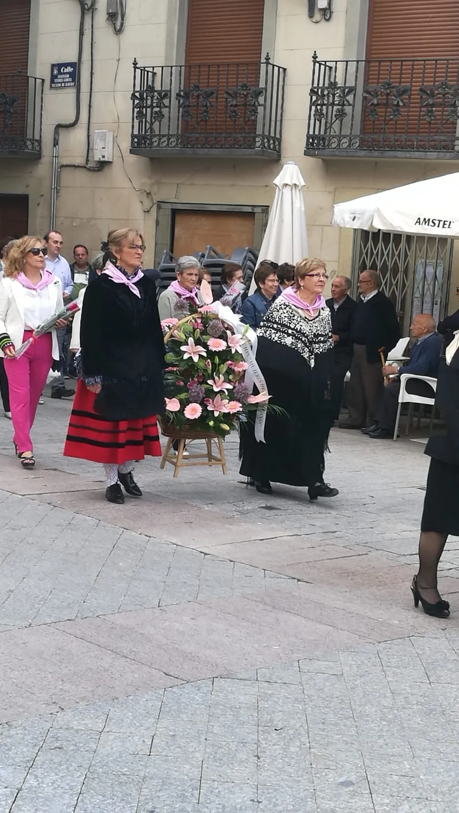 Una de las imágenes de la ofrenda floral agredeña. /Ainalb Alomar