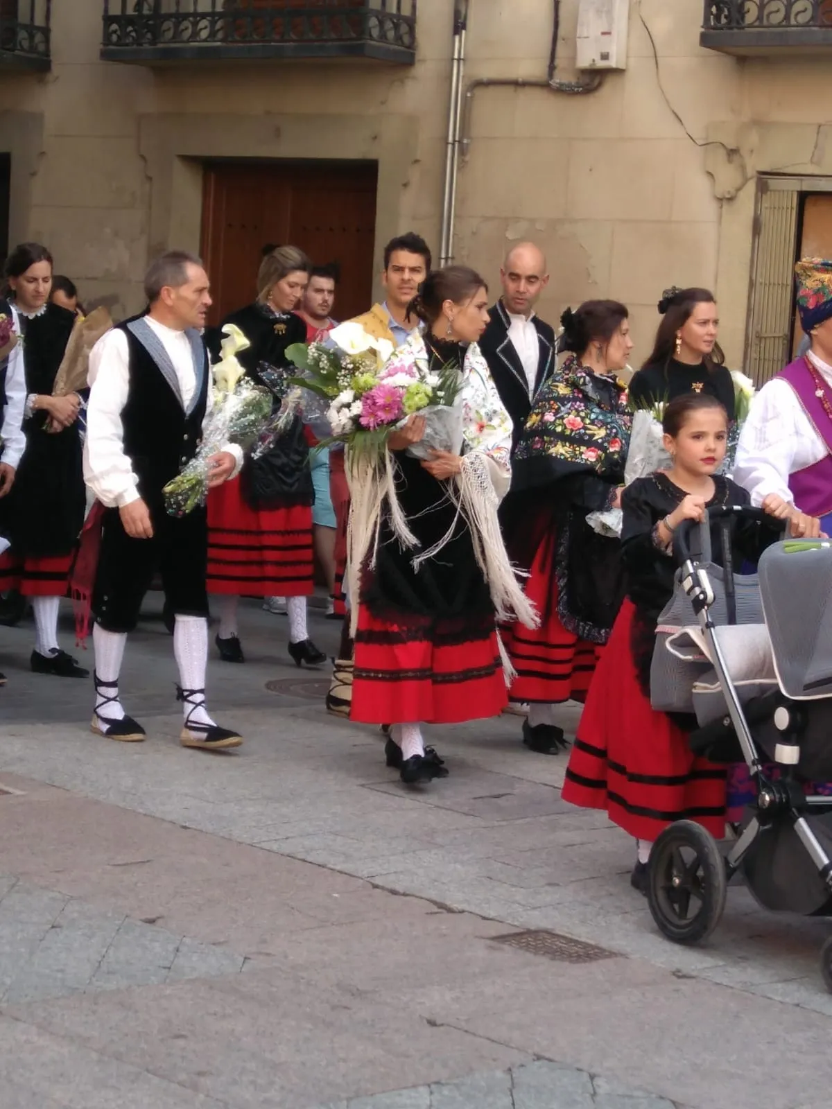Una de las imágenes de la ofrenda floral agredeña. /Ainalb Alomar