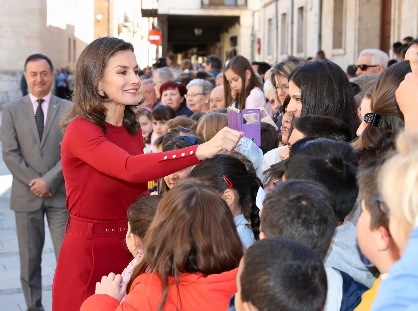 Una imagen de la visita de Doña Letizia a El Burgo. 