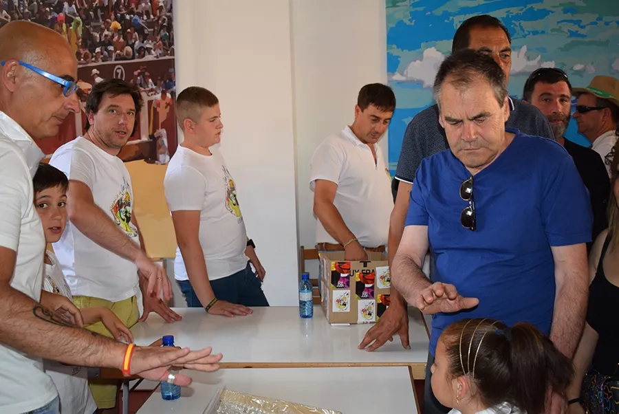 Recogida de la tajada cruda en las cuadrillas de El Salvador y San Juan. /SN.