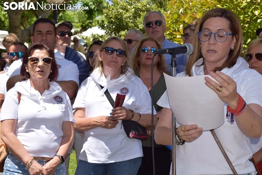 Homenaje de la Asociación de Jurados de Cuadrillas a los autores de las sanjuneras. /SN