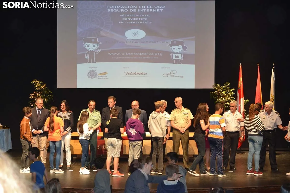 Entrega del carnet de Ciberexpert@.