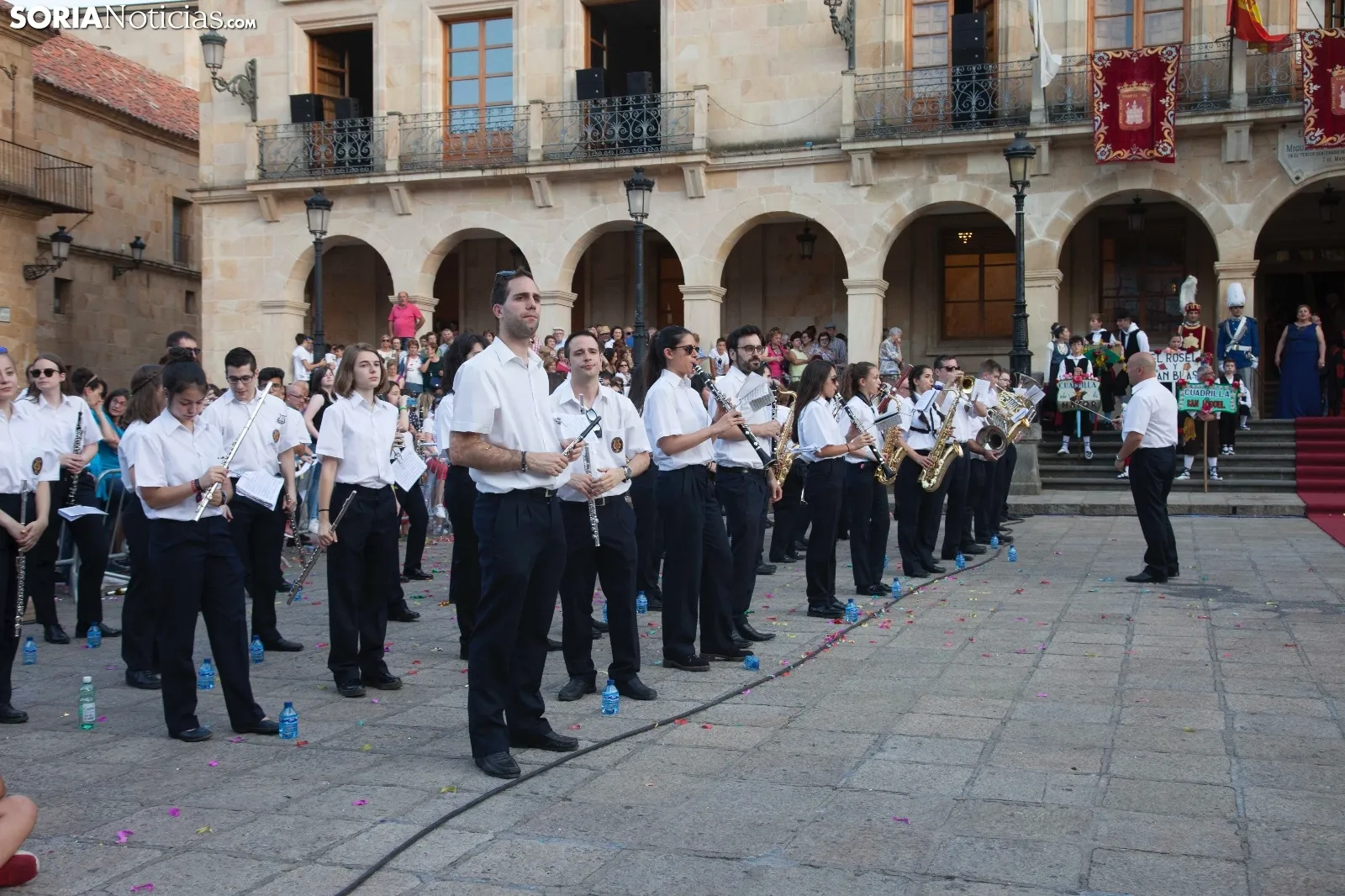 Desfile Jurados antes del Pregón / María Ferrer