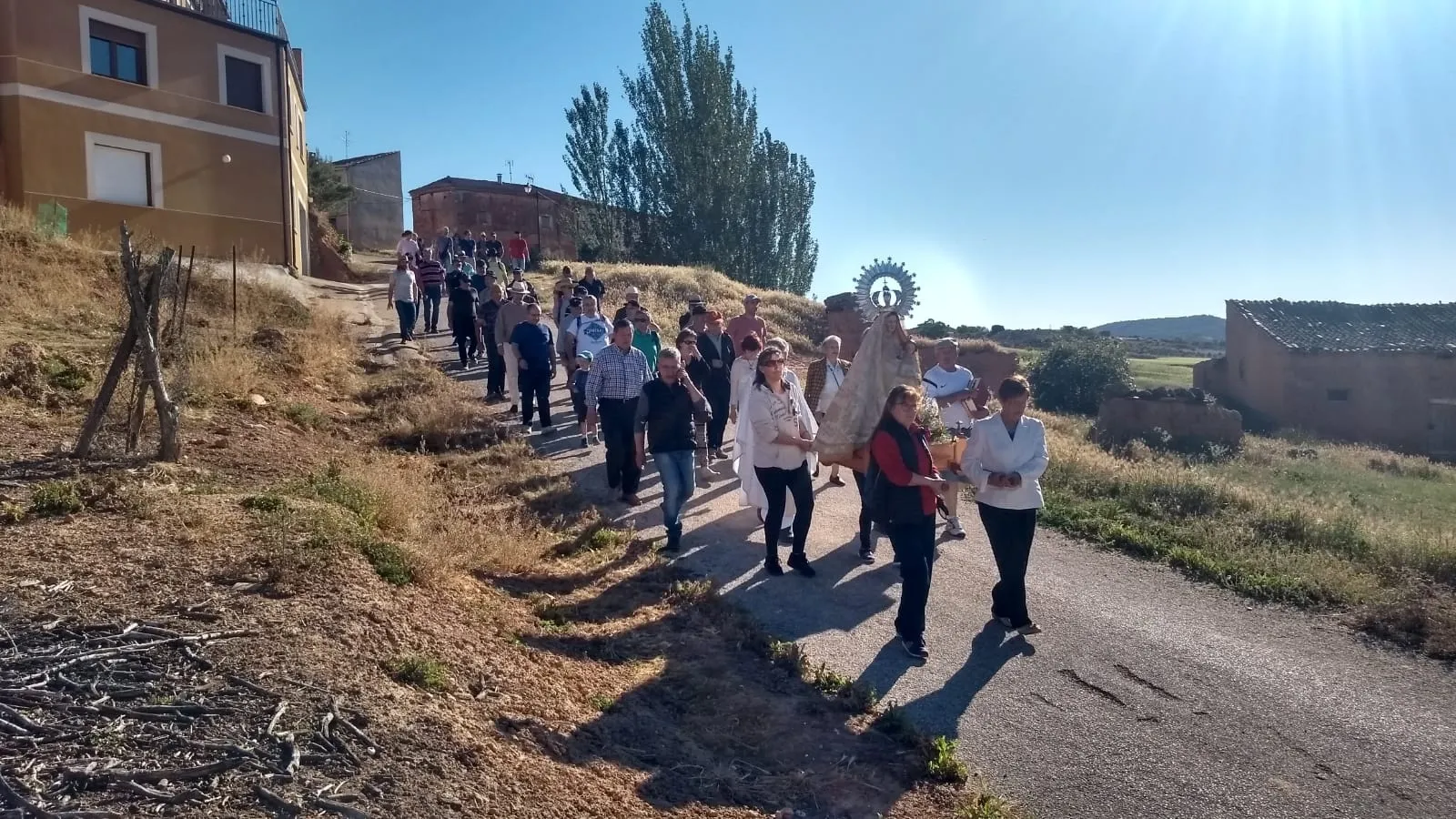 Romería a la atalaya de Quintanilla de Tres Barrios./ @Leopoldo Torre