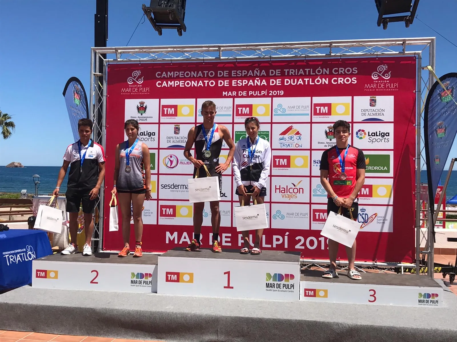Foto 2 - El Triatl&oacute;n Soriano logra varias medallas en Mar de Pulp&iacute;