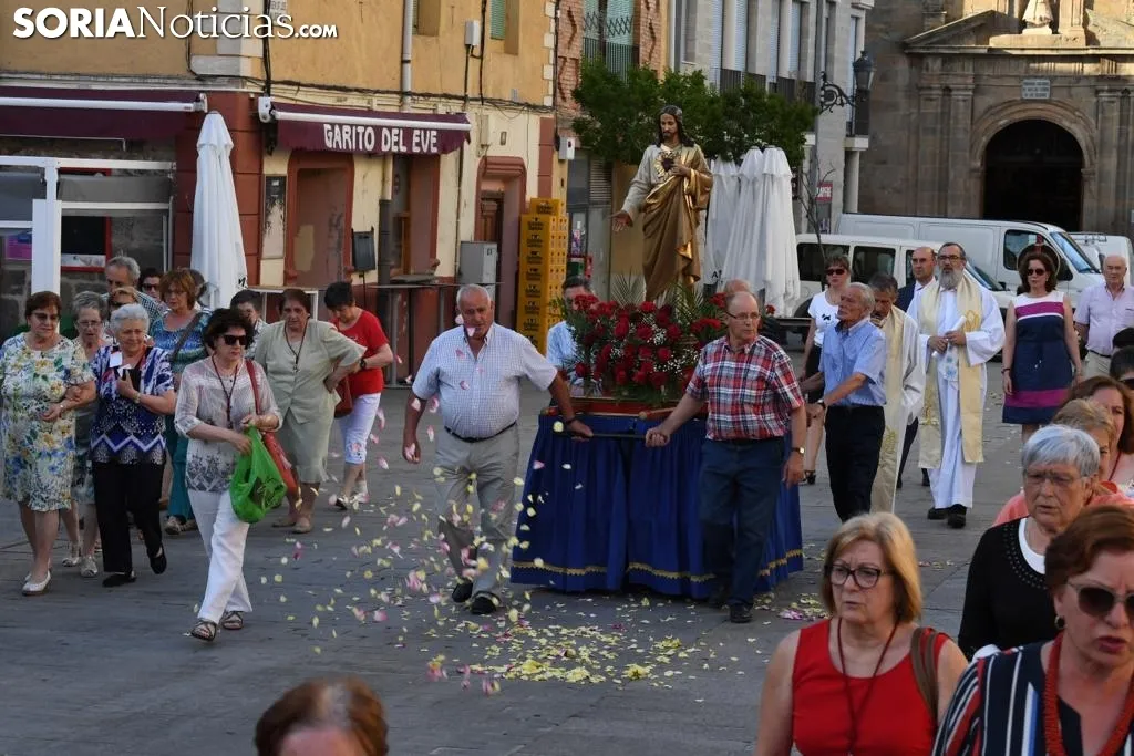 Procesión del Sagrado Corazón en Ágreda. / Nacho Grijalbo