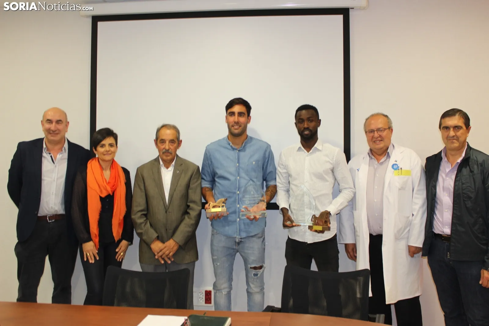 La Hermandad de Donantes de Sangre de Soria reconoce y premia a Alberto Escassi y Pape Diamanka. SN