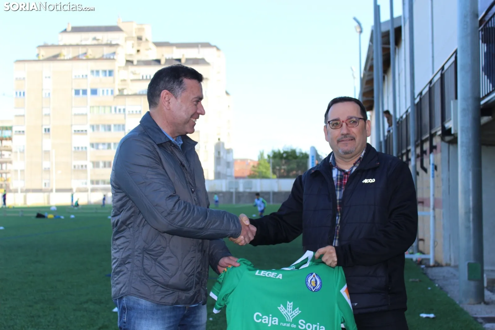 Tito Hernansanz, presidente del CD San José, ha presentado esta tarde a Eduardo Modrego y Pedro Aragonés. SN