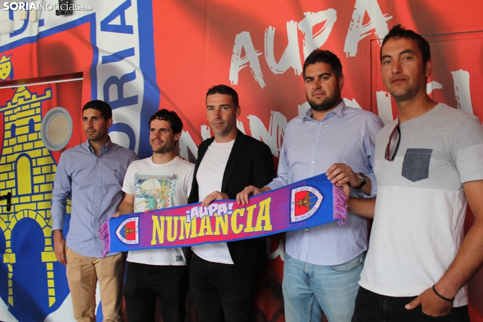 Foto 2 - La alegr&iacute;a y el dinamismo del Numancia de Luis Carri&oacute;n 