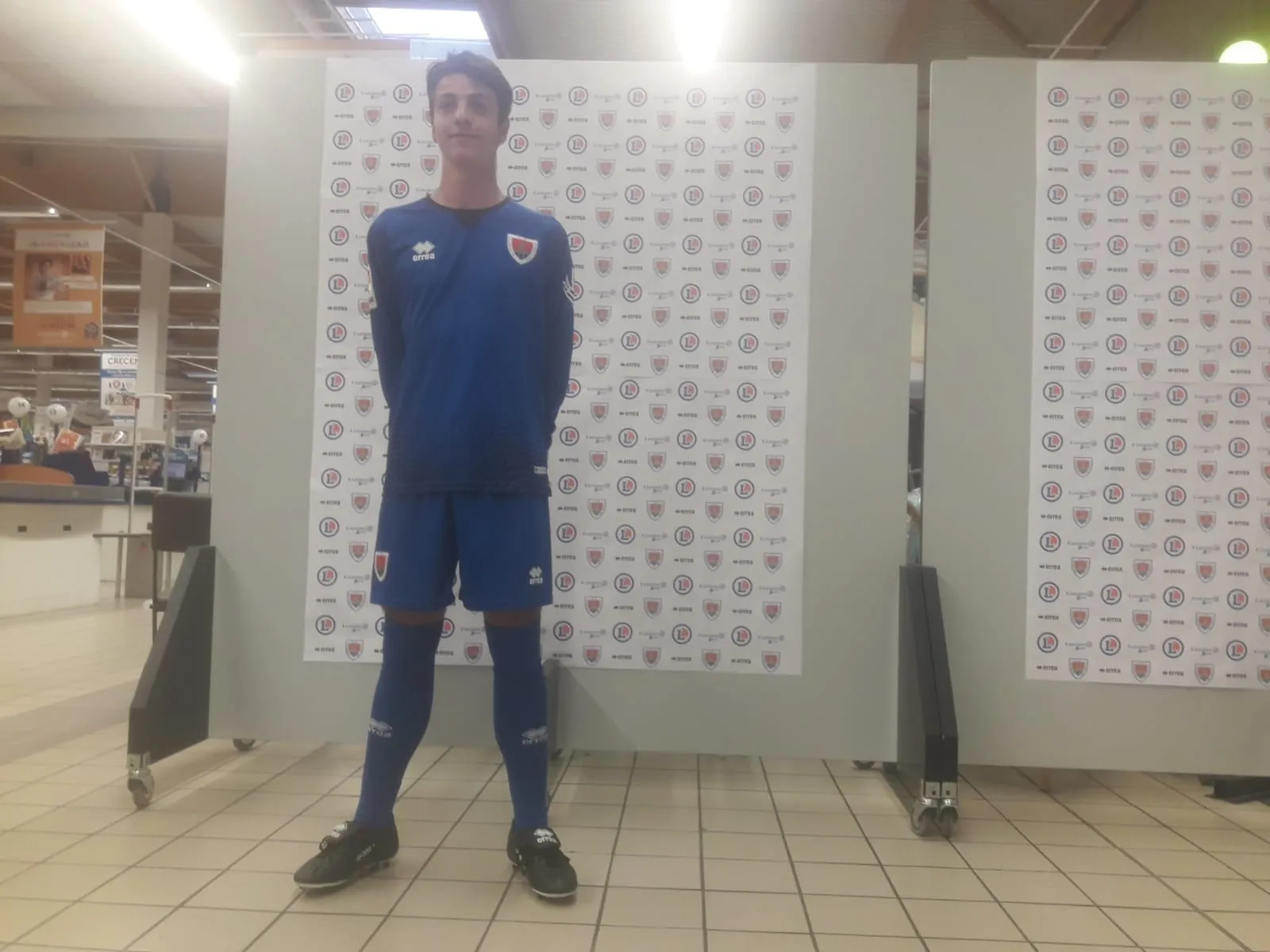 Foto 2 - El Numancia y Errea presentan un dise&ntilde;o "limpio" para la nueva equipaci&oacute;n 2019-20