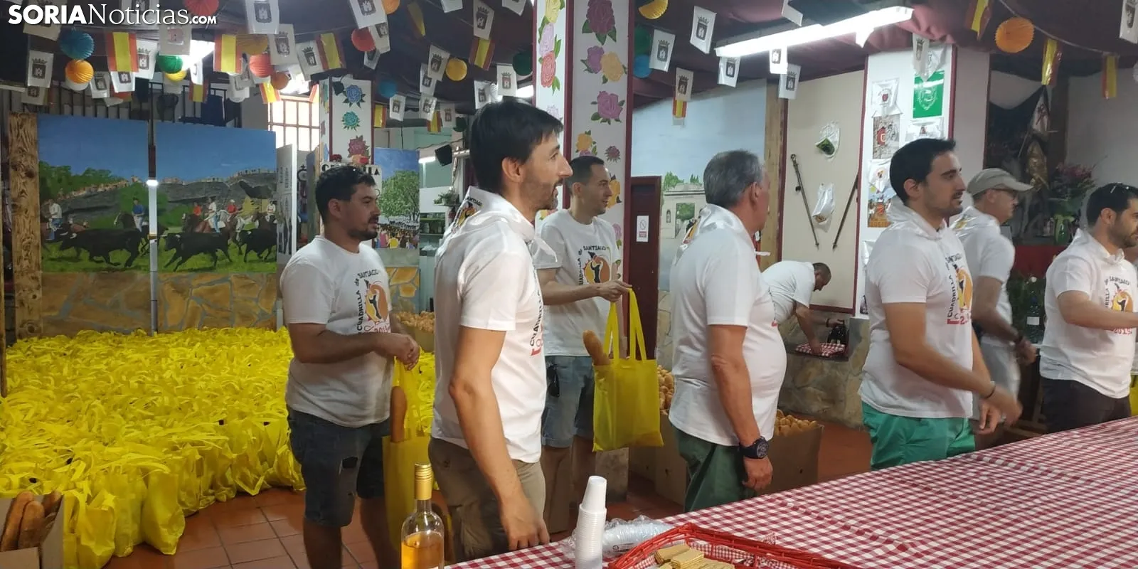 Foto 9 - Los vecinos recogen su tajada cocida en las 12 Cuadrillas