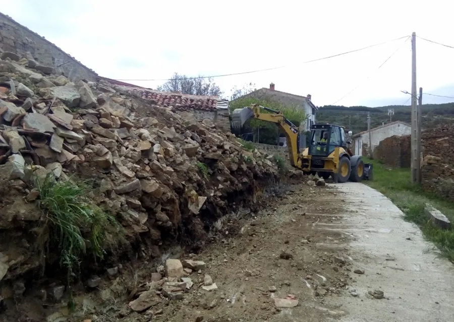 Foto 7 -  Jornada de hacenderas en Sarnago para mejorar el pueblo