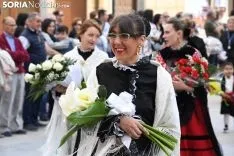 Una imagen de la ofrenda floral a la Virgen de los Milagros. /I. Grijalbo
