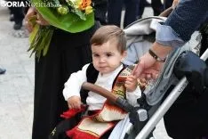 Una imagen de la ofrenda floral a la Virgen de los Milagros. /I. Grijalbo