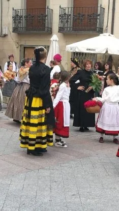 Una de las imágenes de la ofrenda floral agredeña. /Ainalb Alomar