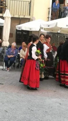 Una de las imágenes de la ofrenda floral agredeña. /Ainalb Alomar