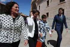 Foto 4 - MEGA-GALER&Iacute;A: Multitudinario recibimiento a Do&ntilde;a Letizia en El Burgo