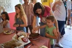 Recogida de la tajada cruda en las cuadrillas de El Salvador y San Juan. /SN.