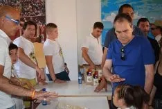 Recogida de la tajada cruda en las cuadrillas de El Salvador y San Juan. /SN.