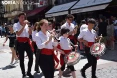 Homenaje de la Asociación de Jurados de Cuadrillas a los autores de las sanjuneras. /SN