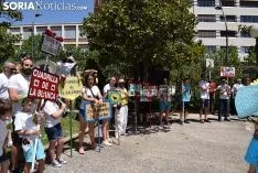 Homenaje de la Asociación de Jurados de Cuadrillas a los autores de las sanjuneras. /SN