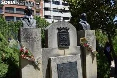 Homenaje de la Asociación de Jurados de Cuadrillas a los autores de las sanjuneras. /SN