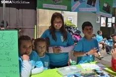 Mercadillo infantil en la plaza del Rosel.
