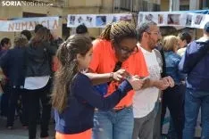 Mercadillo infantil en la plaza del Rosel.