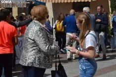 Mercadillo infantil en la plaza del Rosel.