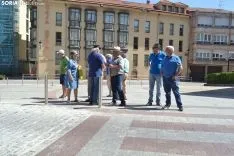 Imagen de la concentración ante el Palacio Provincial previa al pleno. /SN