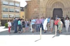 Imagen de la concentración ante el Palacio Provincial previa al pleno. /SN