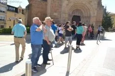 Imagen de la concentración ante el Palacio Provincial previa al pleno. /SN