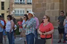 Imagen de la concentración ante el Palacio Provincial previa al pleno. /SN