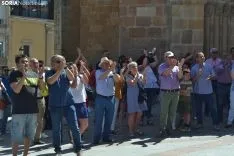 Imagen de la concentración ante el Palacio Provincial previa al pleno. /SN