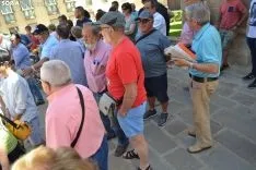 Imagen de la concentración ante el Palacio Provincial previa al pleno. /SN