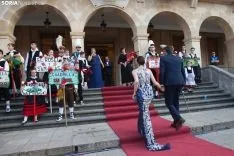 Desfile Jurados antes del Pregón / María Ferrer