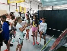 Foto 9 - 111 alumnos descubren la FP del Pico Frentes donde se aprende haciendo