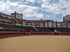Nuevos baños en la plaza de toros. SN 