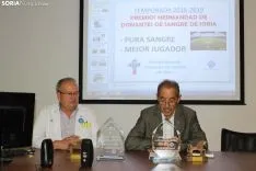 La Hermandad de Donantes de Sangre de Soria reconoce y premia a Alberto Escassi y Pape Diamanka. SN