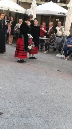 Una de las imágenes de la ofrenda floral agredeña. /Ainalb Alomar