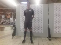 Foto 5 - El Numancia y Errea presentan un dise&ntilde;o "limpio" para la nueva equipaci&oacute;n 2019-20