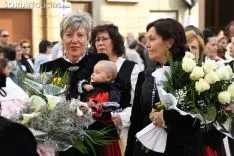 Una imagen de la ofrenda floral a la Virgen de los Milagros. /I. Grijalbo