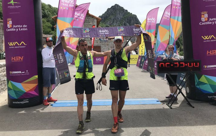 Los corredores del club en la meta de la segunda jornada. 