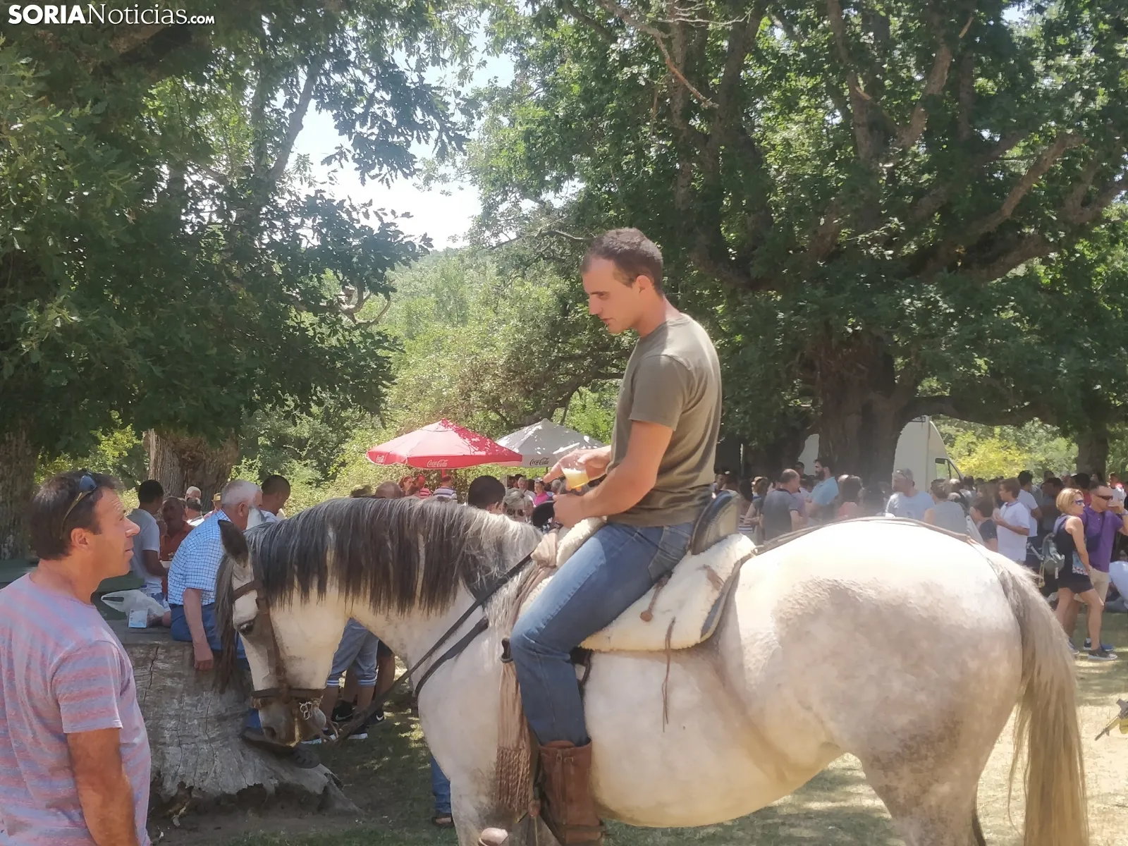 Foto 9 - Devoci&oacute;n y calor en la romer&iacute;a de Santos Nuevos
