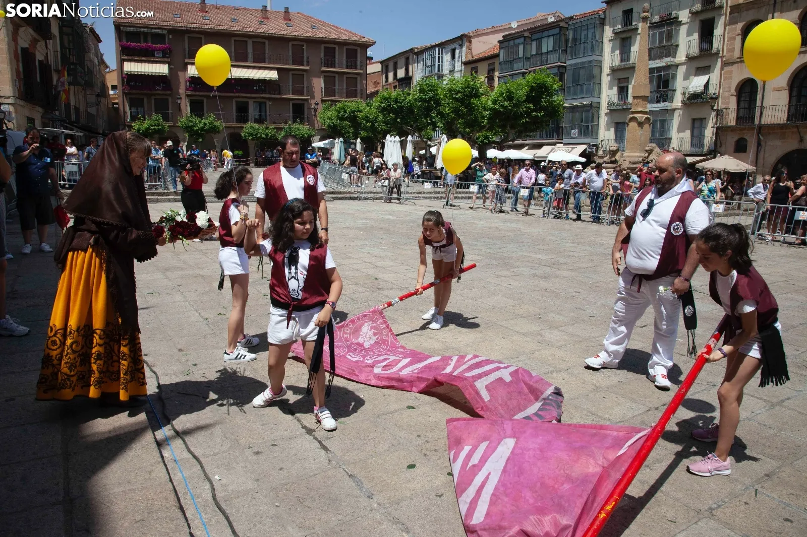 Procesión Lunes de Bailas / María Ferrer