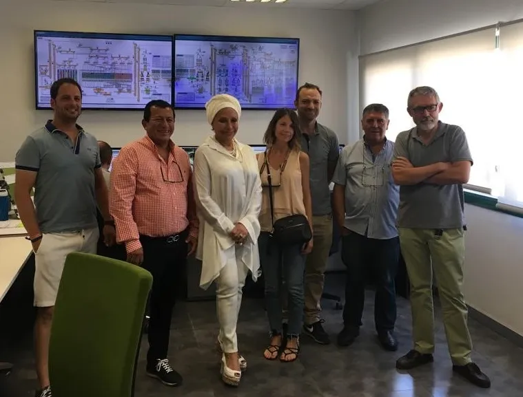 Foto 2 - La l&iacute;der colombiana Piedad C&oacute;rdoba visita COPISO y la granja av&iacute;cola La Ca&ntilde;ada Soriana