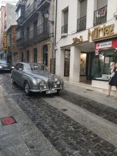Una imagen del desfile a su paso por la calle Numancia. /SN