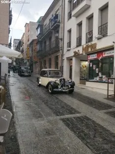 Una imagen del desfile a su paso por la calle Numancia. /SN