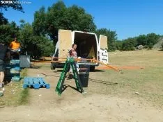 Faenas de desmontaje de chiringuitos este sábado. /SN